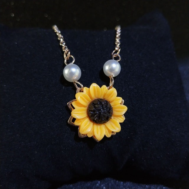 Fashionable Simple Sunflower Pendant