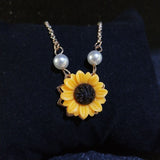 Fashionable Simple Sunflower Pendant